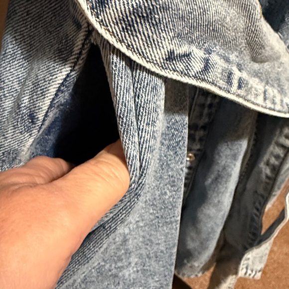 Faded Denim Button-Up Dress with Belt & pockets by ‘In February’ size large - Picture 5 of 8